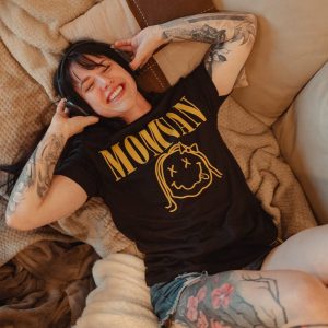 WOMEN’S MOMVAN BOYFRIEND FIT T-SHIRT – BLACK